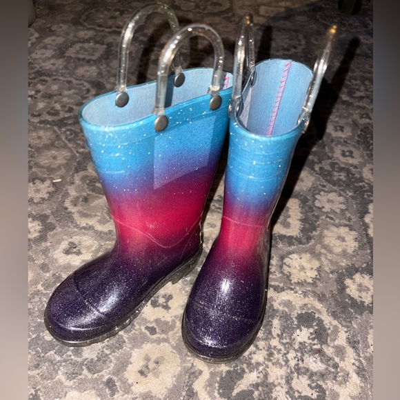 Girls mix lot of shoes 4-5T w socks - Picture 6 of 9